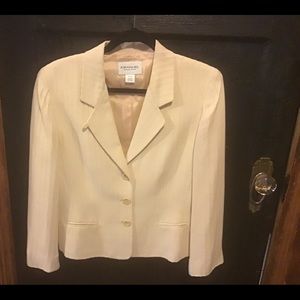 LOVELY SUIT STYLE JACKET FROM EMANUEL UNGARO